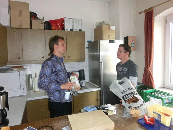 Preparing in the kitchen (Gareyev on the left, Lang on the right).
